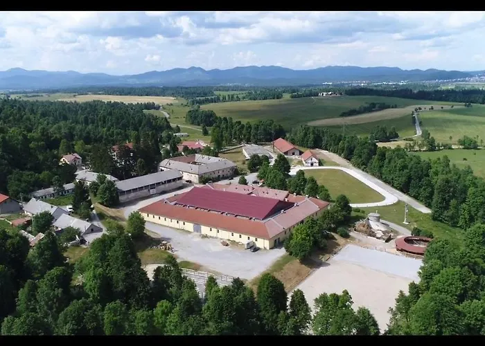 Prestranek Castle Estate شقة بوستوينا