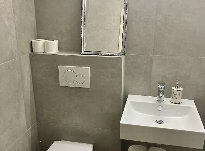 Prestranek Castle Estate بوستوينا